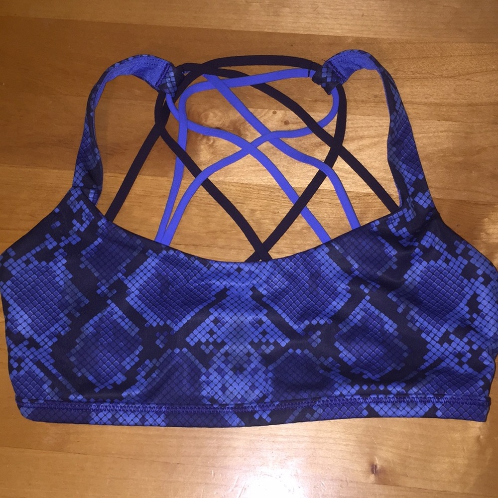 Lululemon RARE free to be sports bra